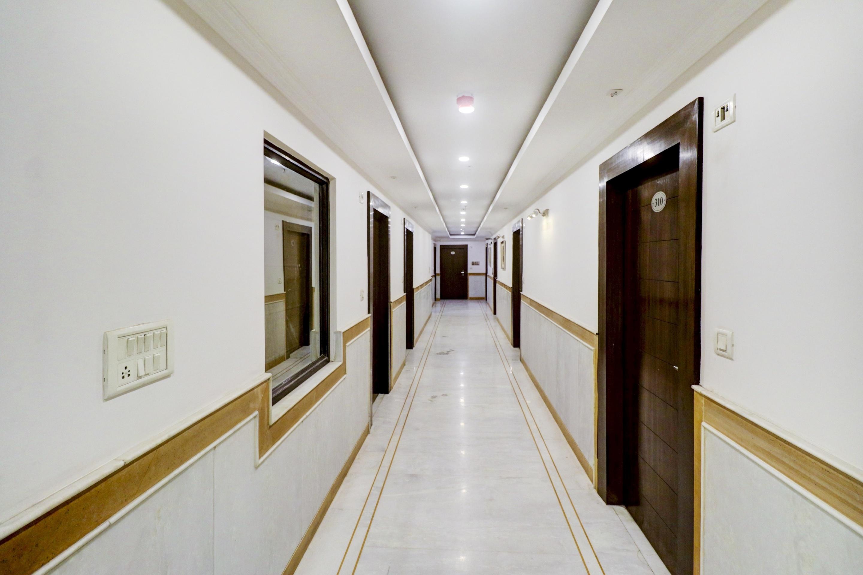 Отель Townhouse 517 La Sapphire Near Delhi Airport Нью-Дели Экстерьер фото