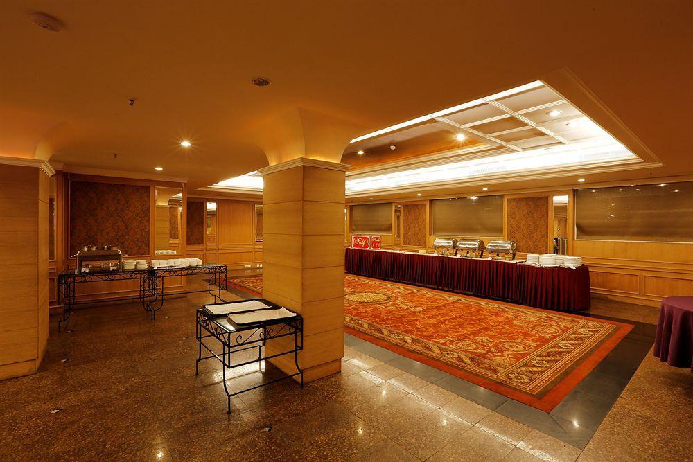 Отель Townhouse 517 La Sapphire Near Delhi Airport Нью-Дели Экстерьер фото
