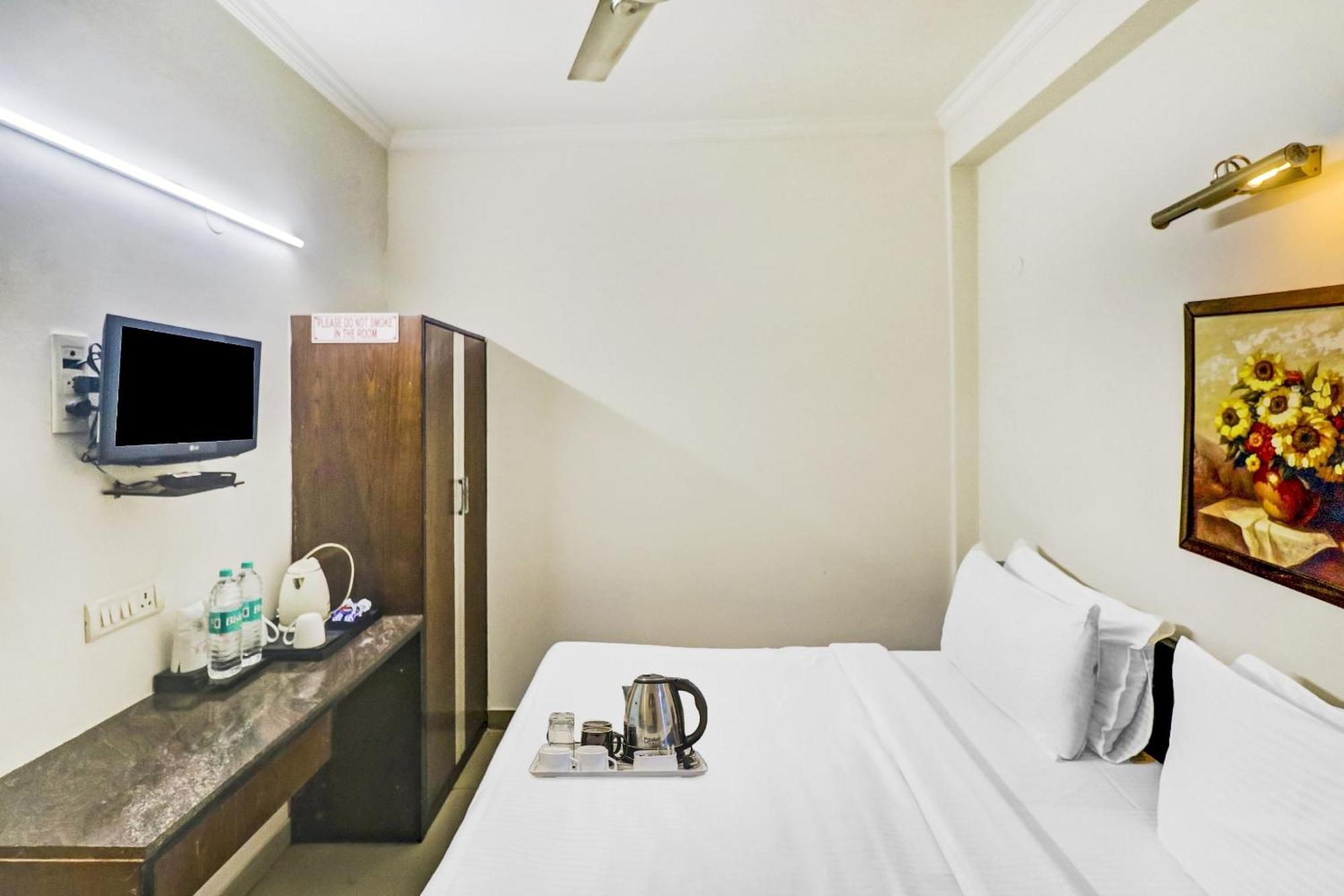 Отель Townhouse 517 La Sapphire Near Delhi Airport Нью-Дели Экстерьер фото
